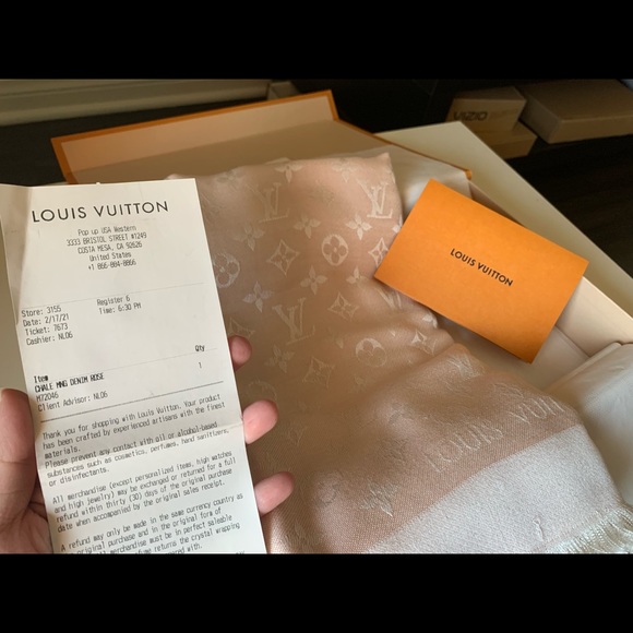 Louis Vuitton- Scarf Pink Monogram - Picture 6 of 8